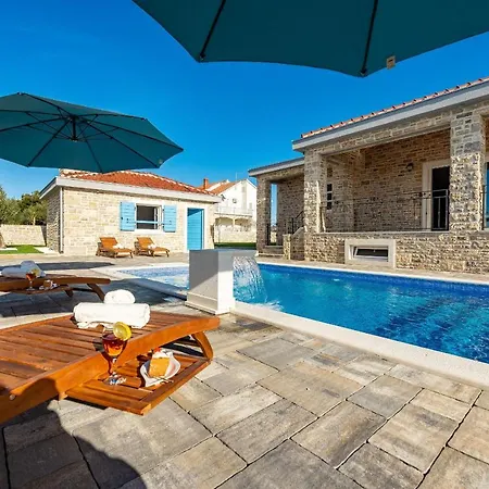 Zizi Villa Vrsi