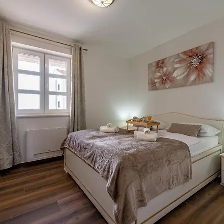 Zizi Villa Vrsi