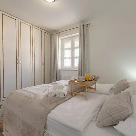 Zizi Villa